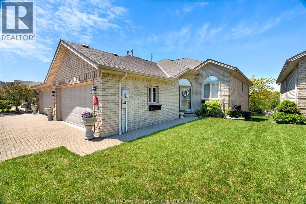 58 QUEEN'S HILL Property Photo 1
