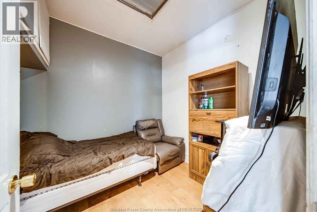40 Queen Property Photo 10