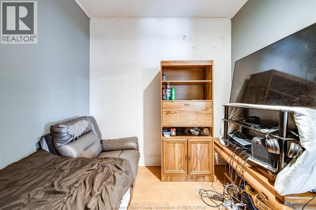 40 Queen Property Photo 11