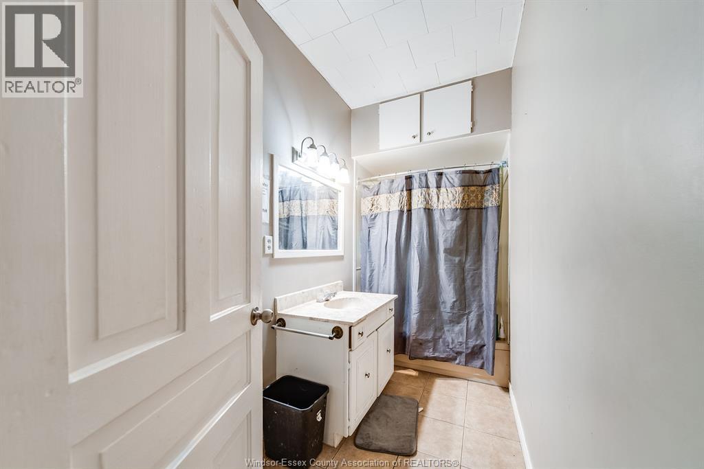 40 Queen Property Photo 12