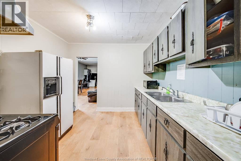 40 Queen Property Photo 25