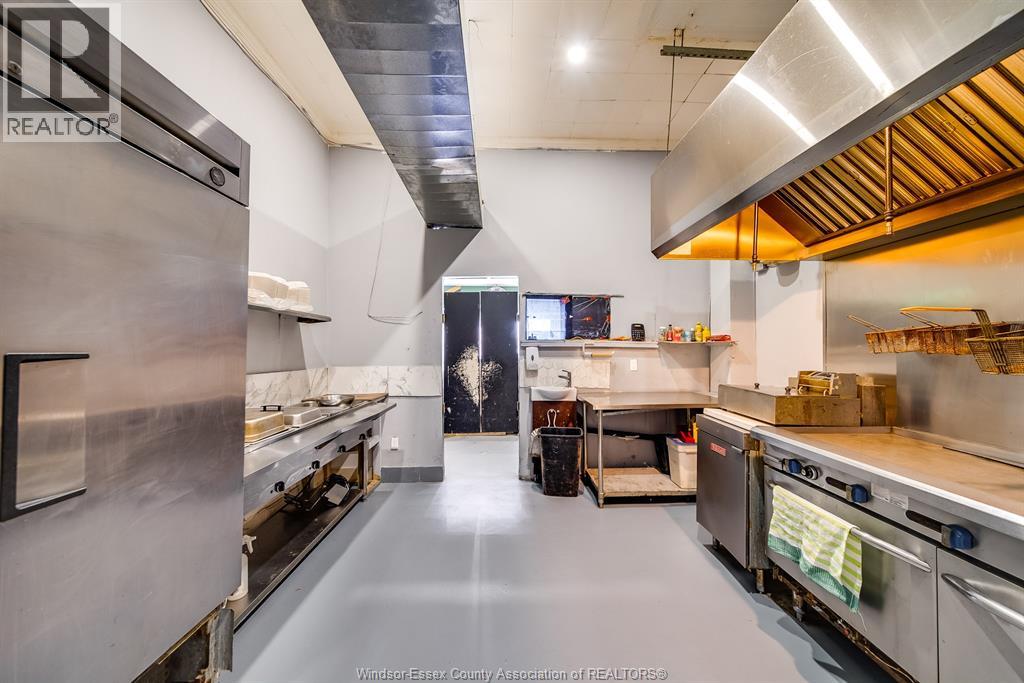 40 Queen Property Photo 35