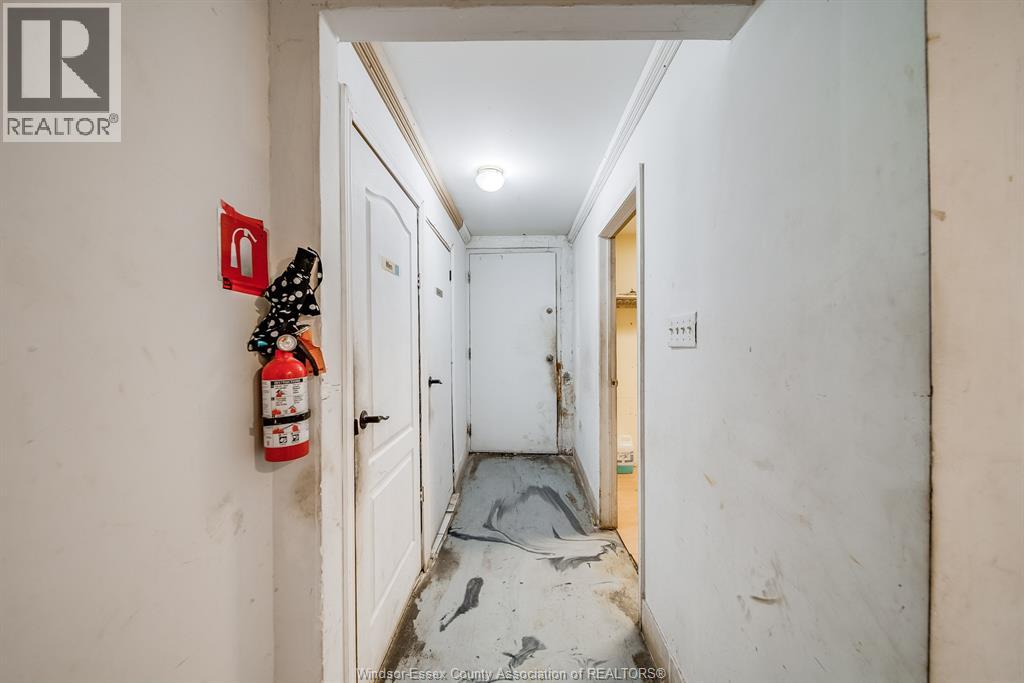 40 Queen Property Photo 45