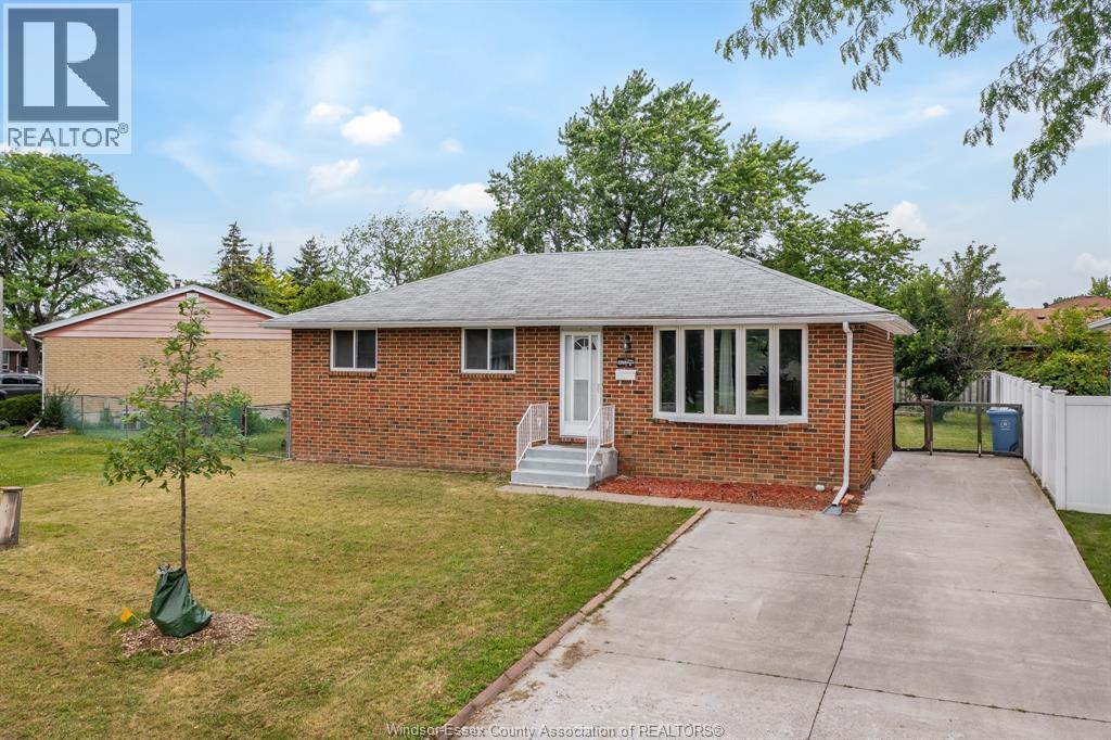 5210 Queen Elizabeth Drive Property Photo 1