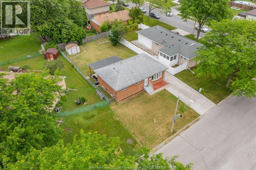 5210 Queen Elizabeth Drive Property Photo 3