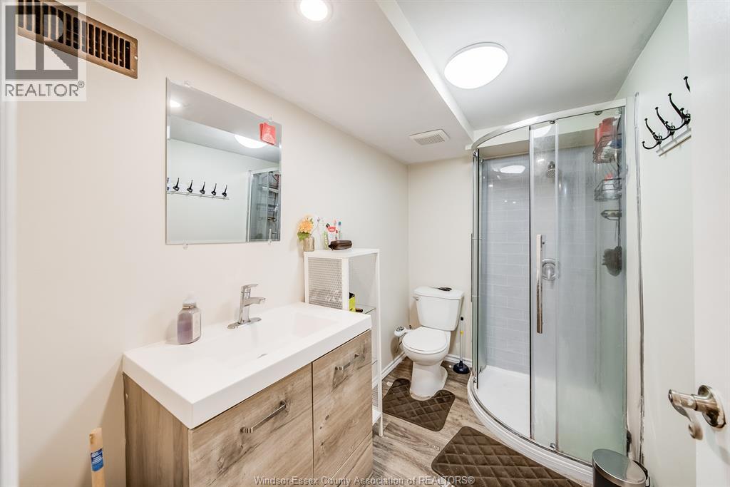 5210 Queen Elizabeth Drive Property Photo 28