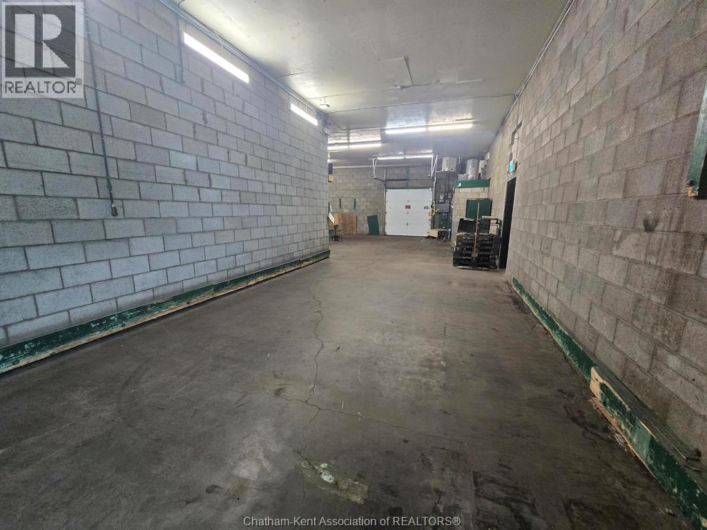 160 Oak Street Property Photo 11