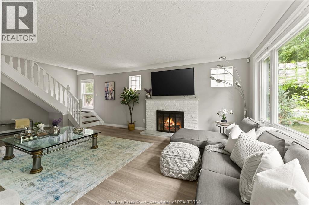 285 BELLEPERCHE PLACE Property Photo 1