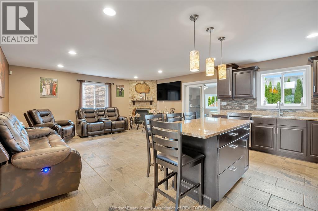 2264 Dandurand Property Photo 4
