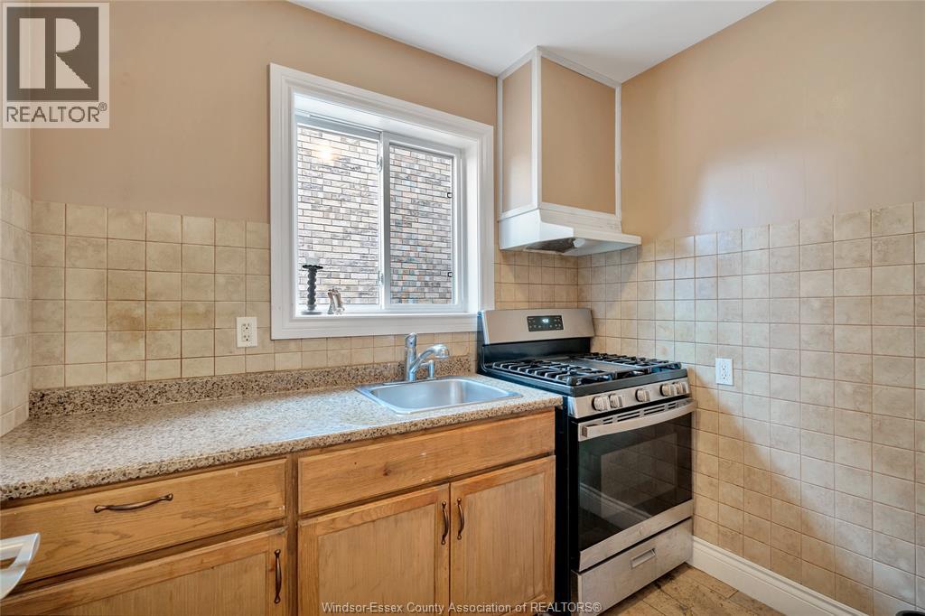 2264 Dandurand Property Photo 11