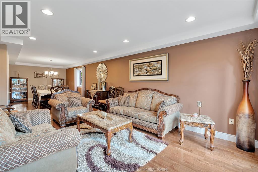 2264 Dandurand Property Photo 15