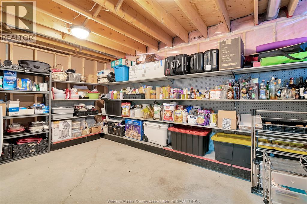 2264 Dandurand Property Photo 33