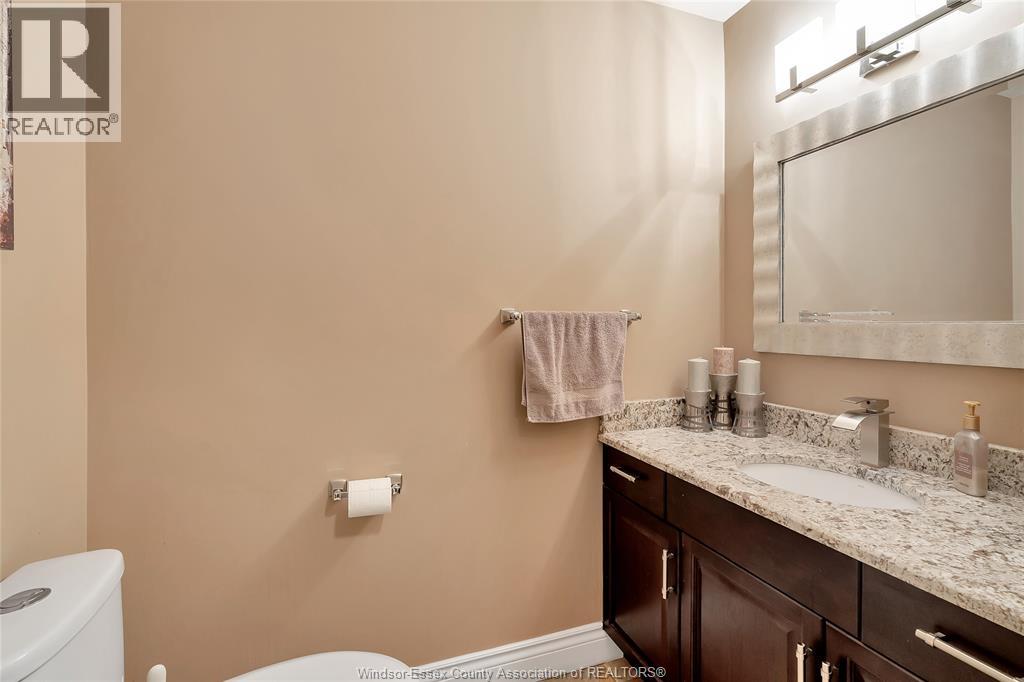 2264 Dandurand Property Photo 34