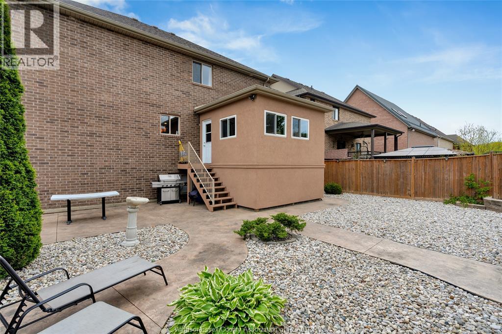2264 Dandurand Property Photo 35