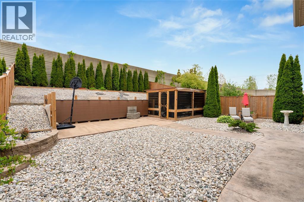 2264 Dandurand Property Photo 37