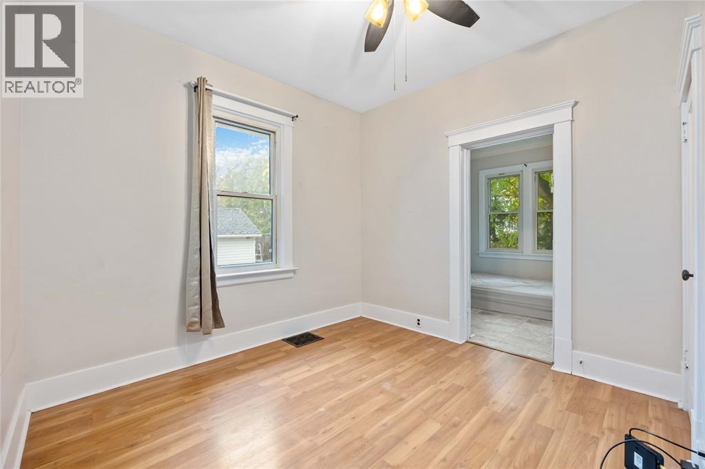 192 Penrose Street Property Photo 6
