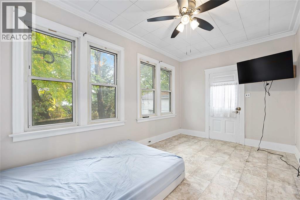 192 Penrose Street Property Photo 7