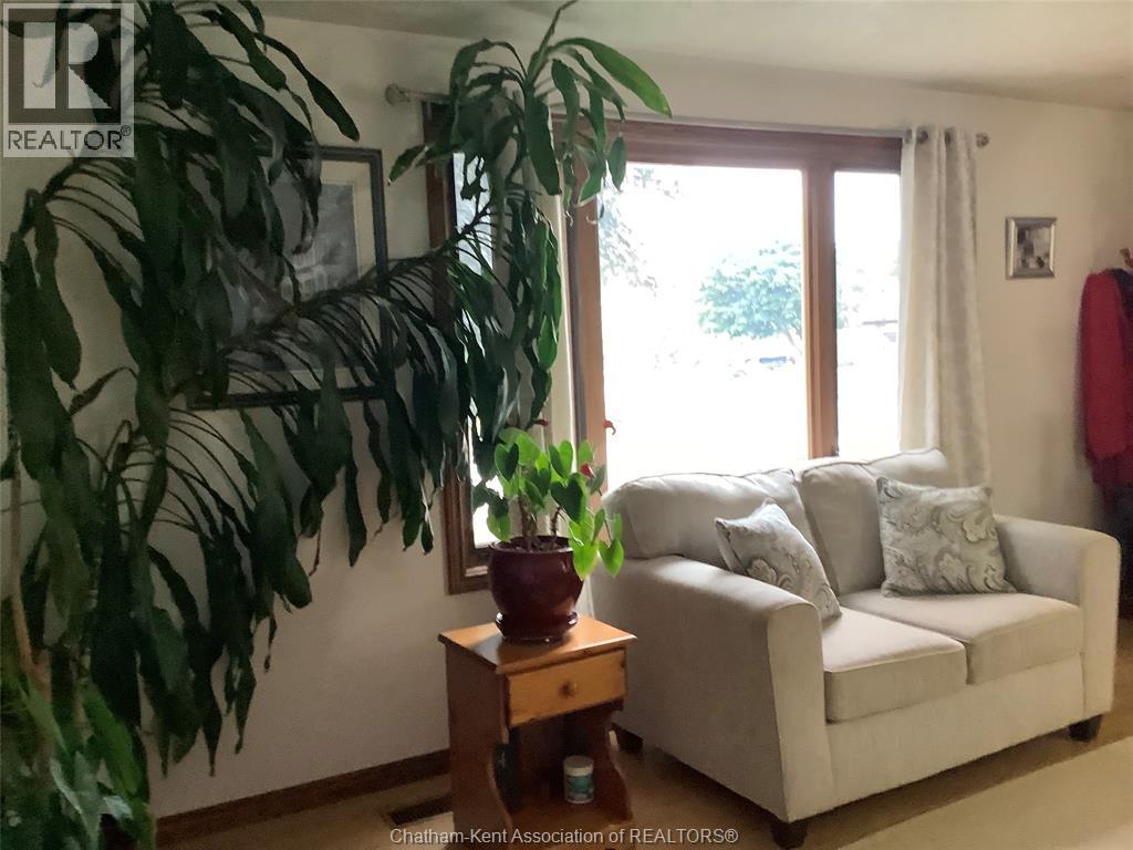 17 Country Lane Property Photo 6