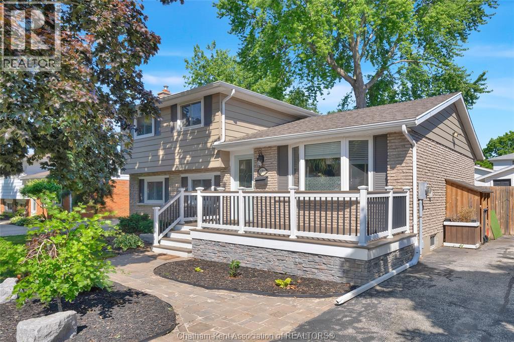 138 Vanier DRIVE Property Photo 1
