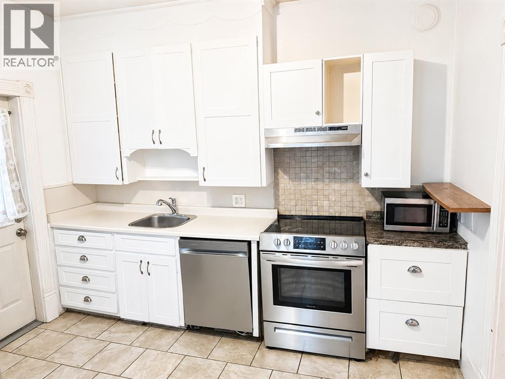 366 Cromwell Street Property Photo 3