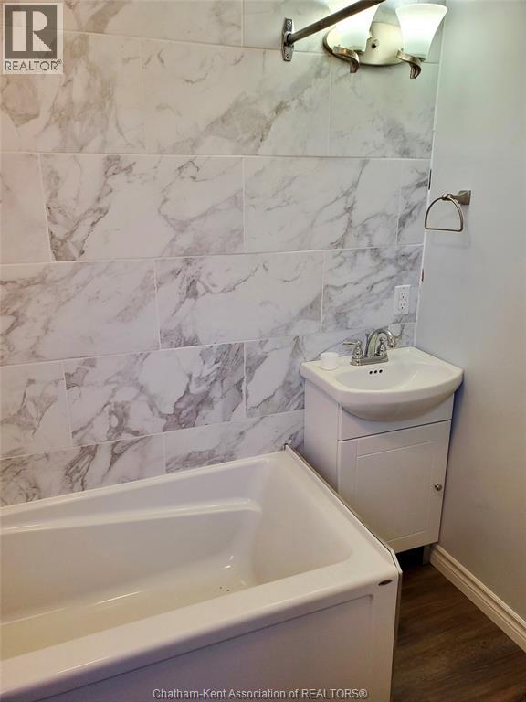 135 William Street South Property Photo 5
