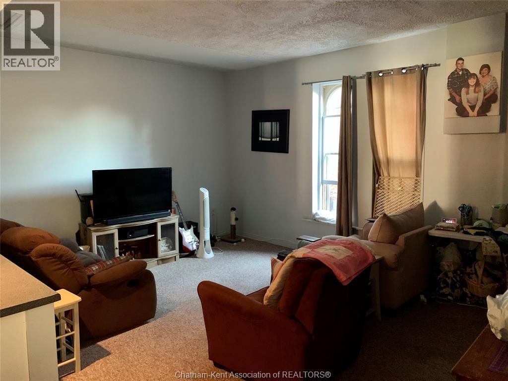135 William Street South Property Photo 12