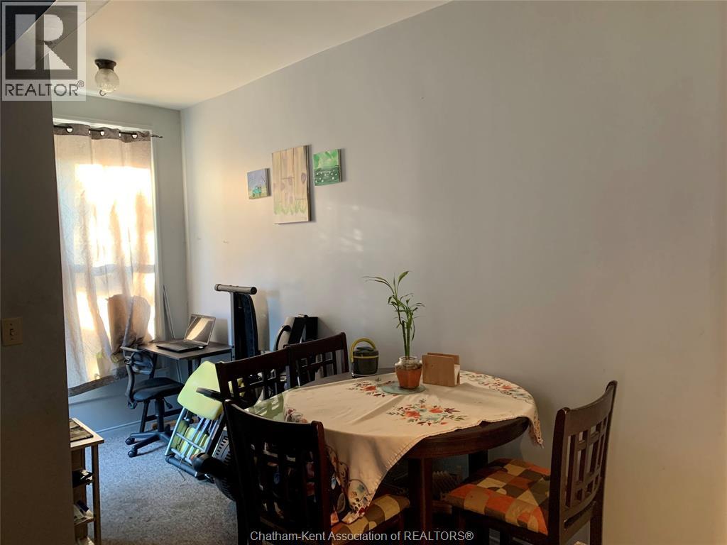 135 William Street South Property Photo 14