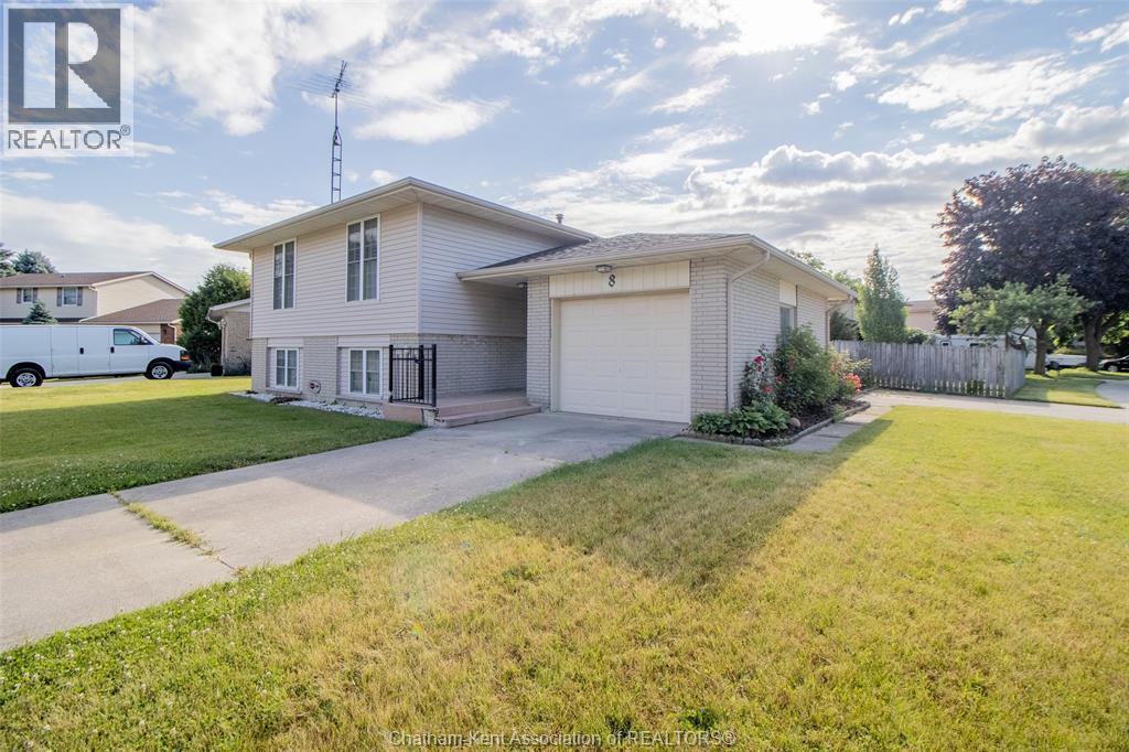 8 Regal Place Property Photo 1