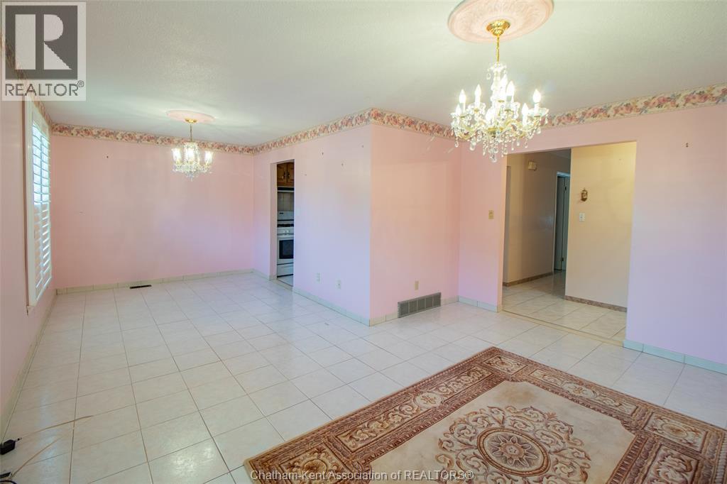 8 Regal Place Property Photo 5