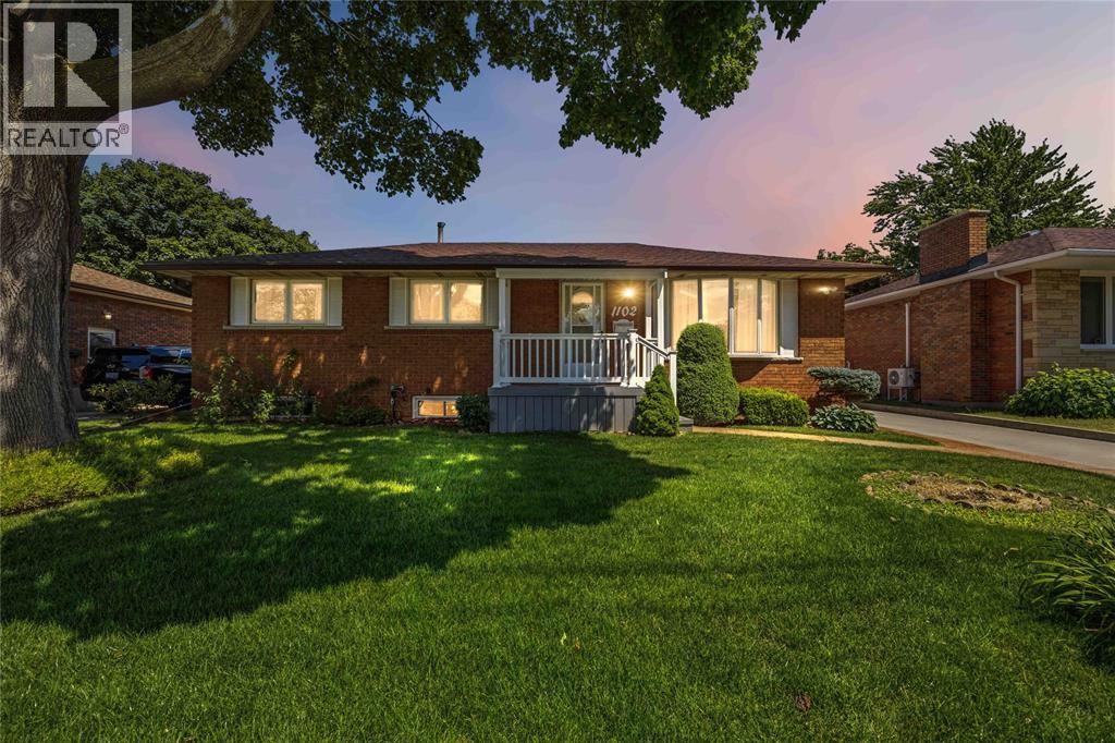 1102 Indian ROAD Property Photo 1