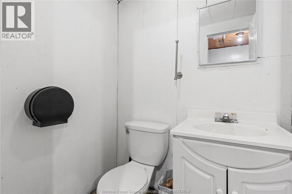 4 Young Property Photo 28