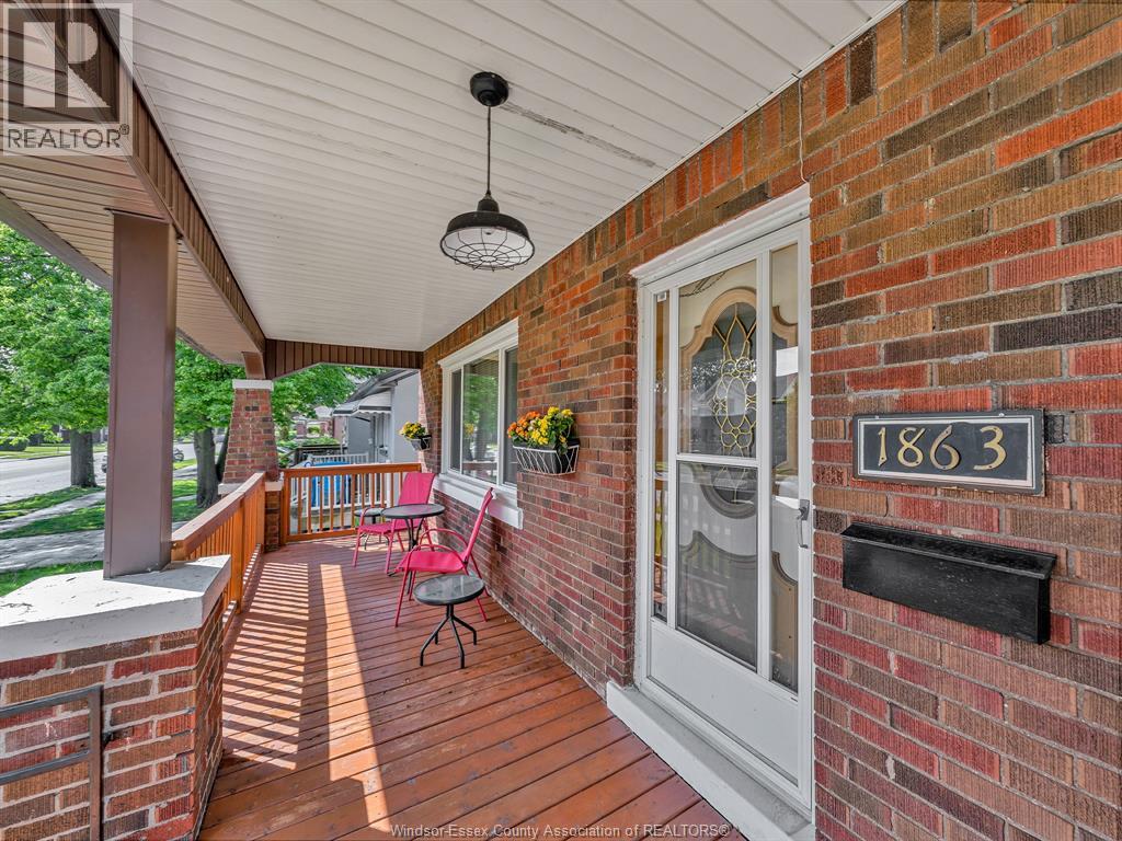 1863 Pillette Road Property Photo 4