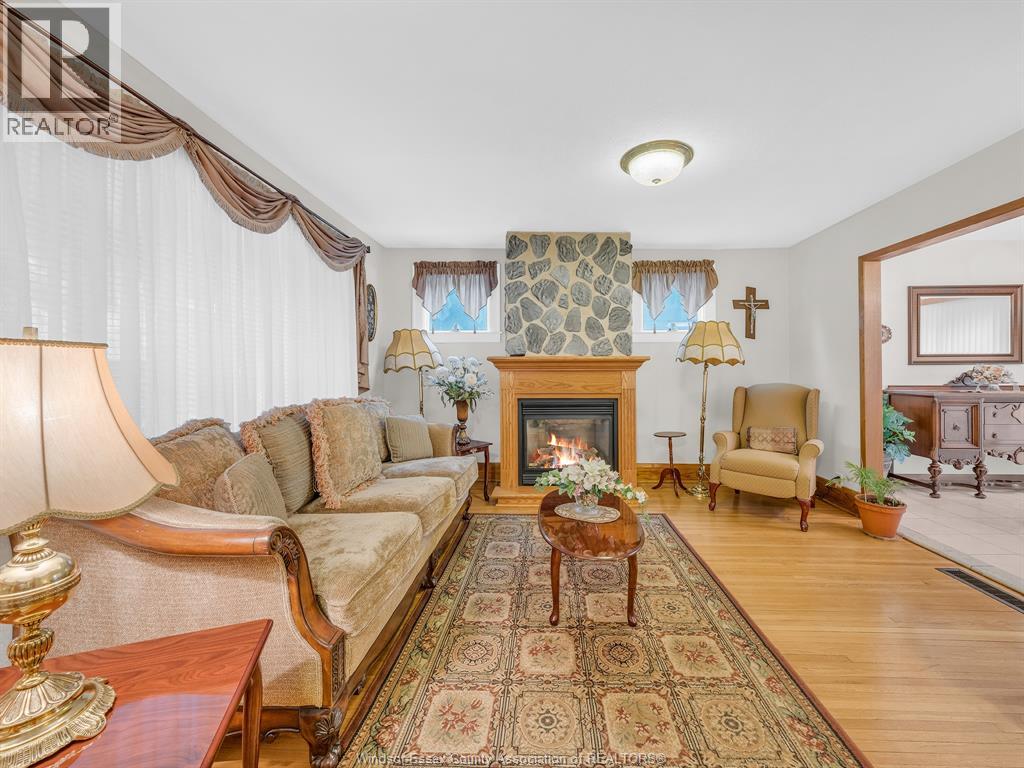 1863 Pillette Road Property Photo 10