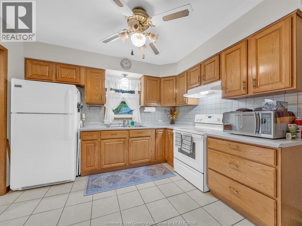 1863 Pillette Road Property Photo 15