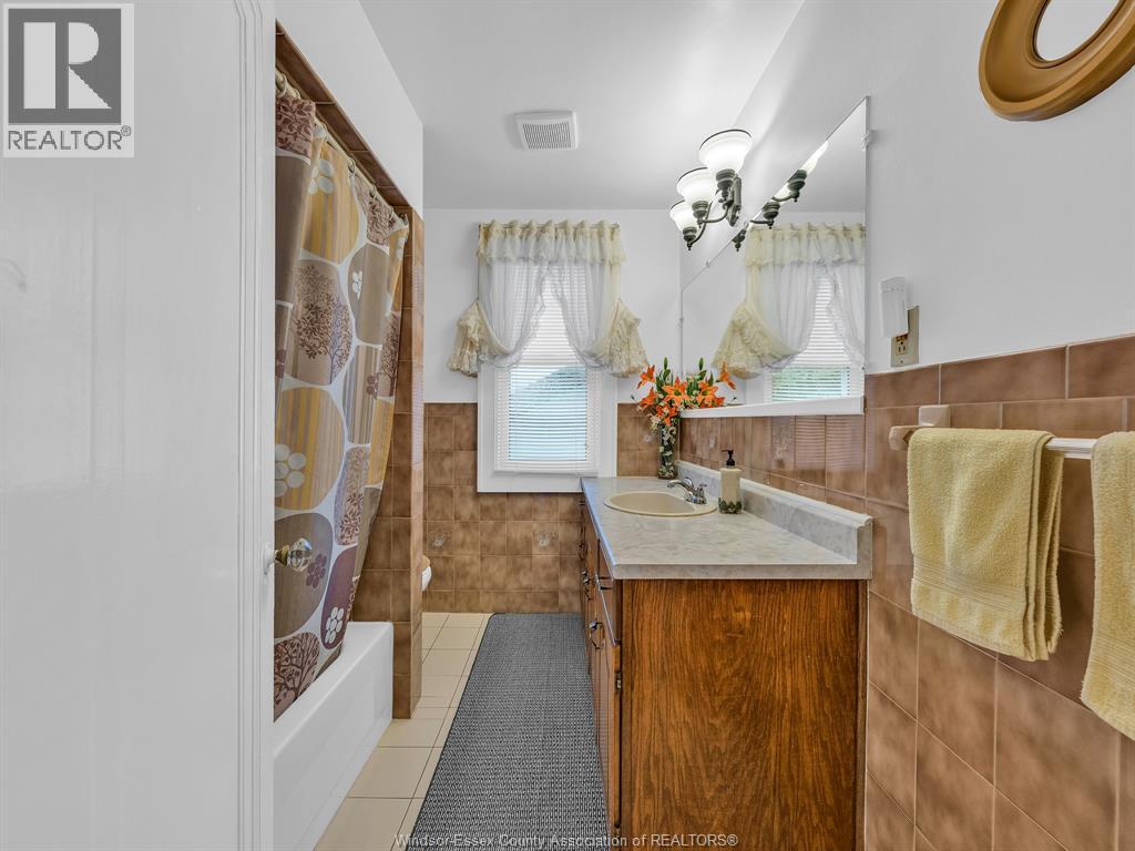 1863 Pillette Road Property Photo 25
