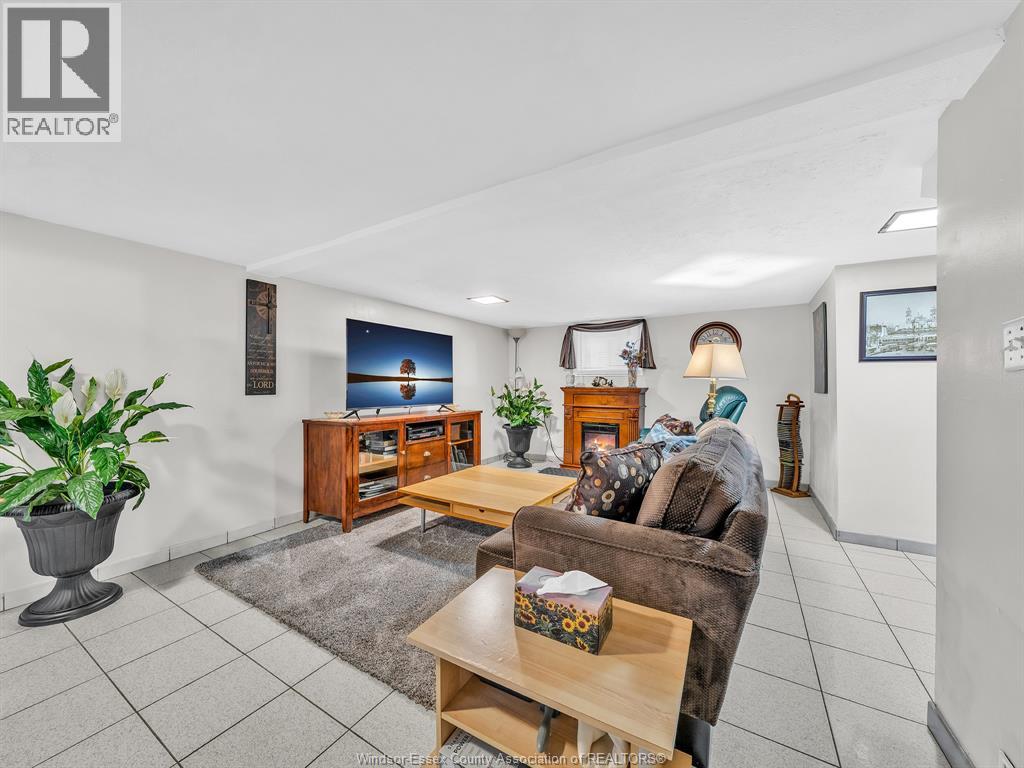 1863 Pillette Road Property Photo 29