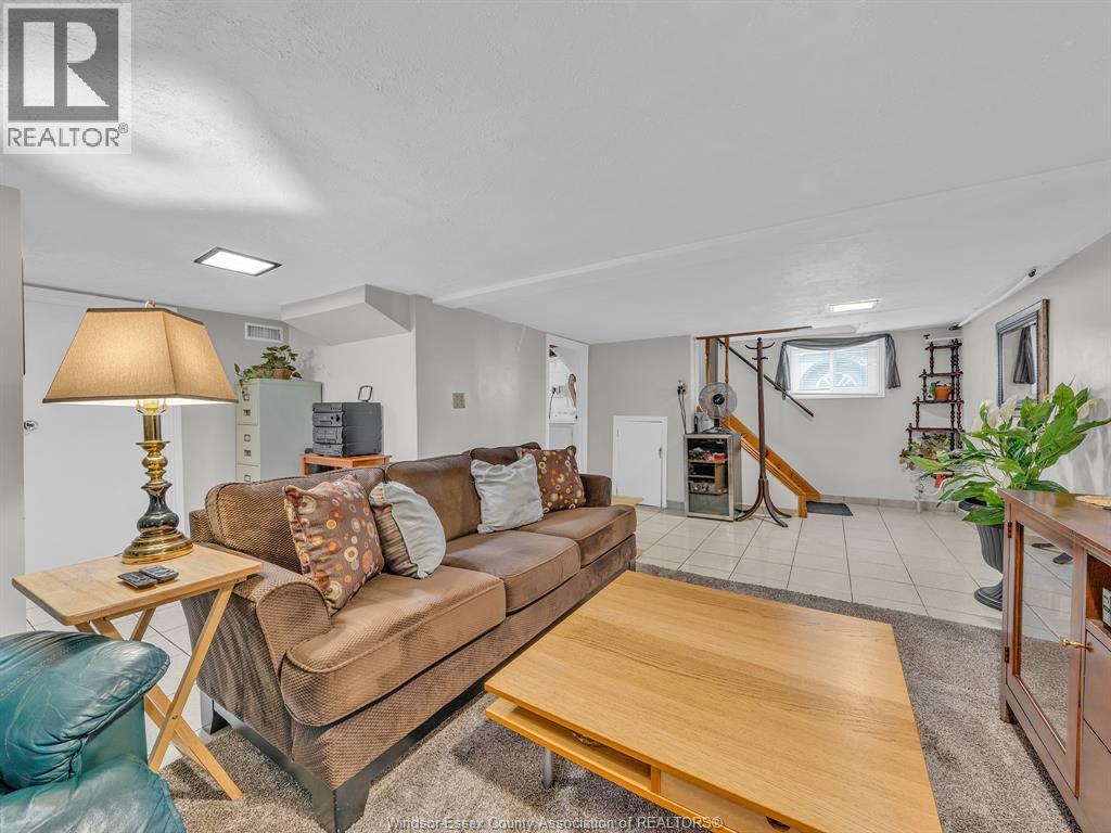 1863 Pillette Road Property Photo 30