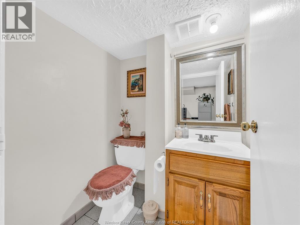 1863 Pillette Road Property Photo 33