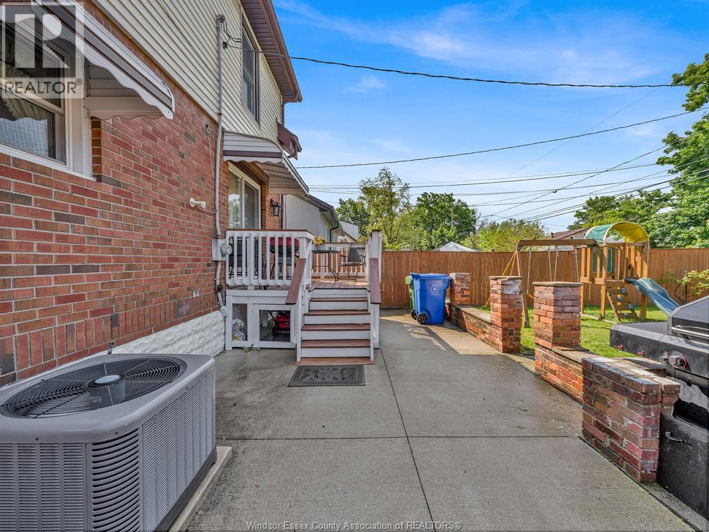 1863 Pillette Road Property Photo 38