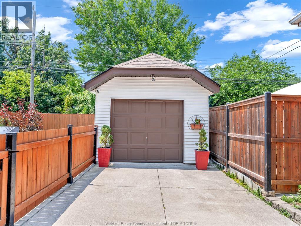 1863 Pillette Road Property Photo 42