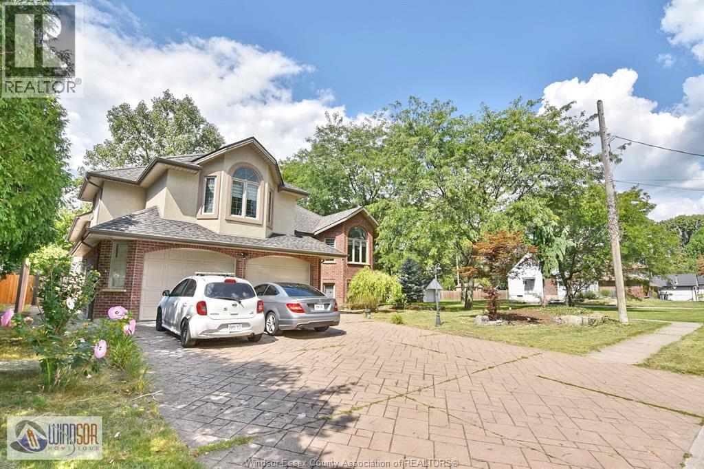 4305 Casgrain Unit# Upper Property Photo 3