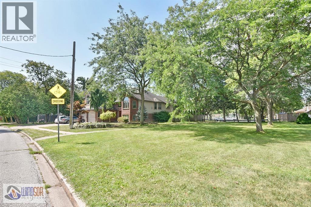 4305 Casgrain Unit# Upper Property Photo 4