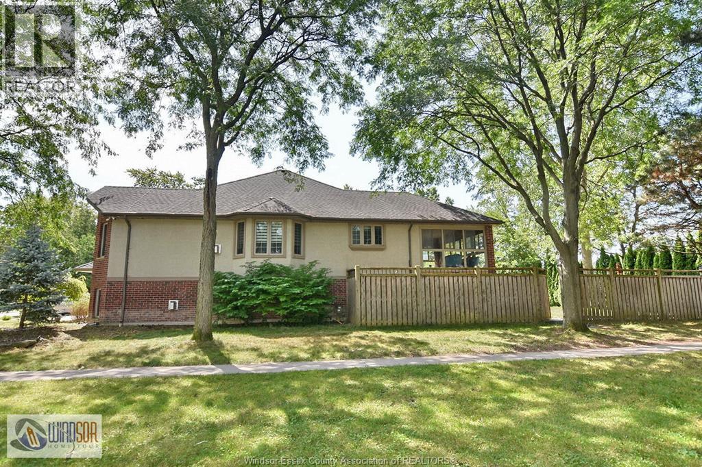 4305 Casgrain Unit# Upper Property Photo 6