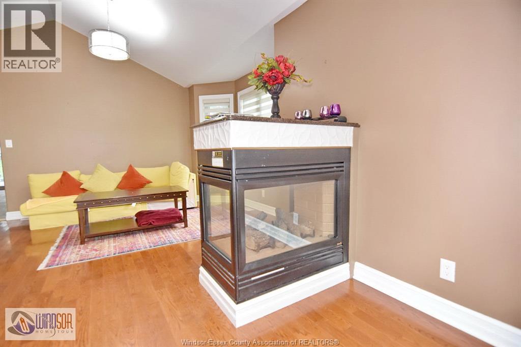 4305 Casgrain Unit# Upper Property Photo 16