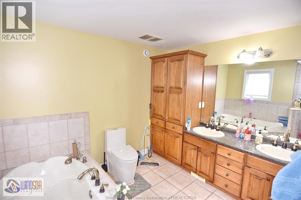 4305 Casgrain Unit# Upper Property Photo 34