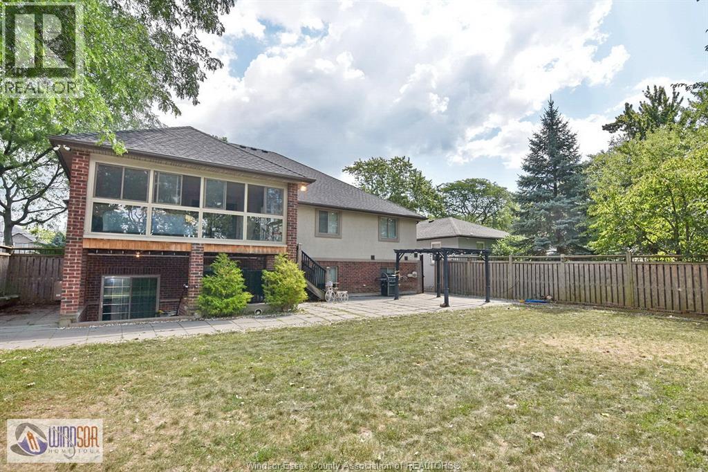 4305 Casgrain Unit# Upper Property Photo 37