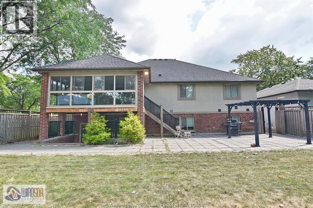 4305 Casgrain Unit# Upper Property Photo 38