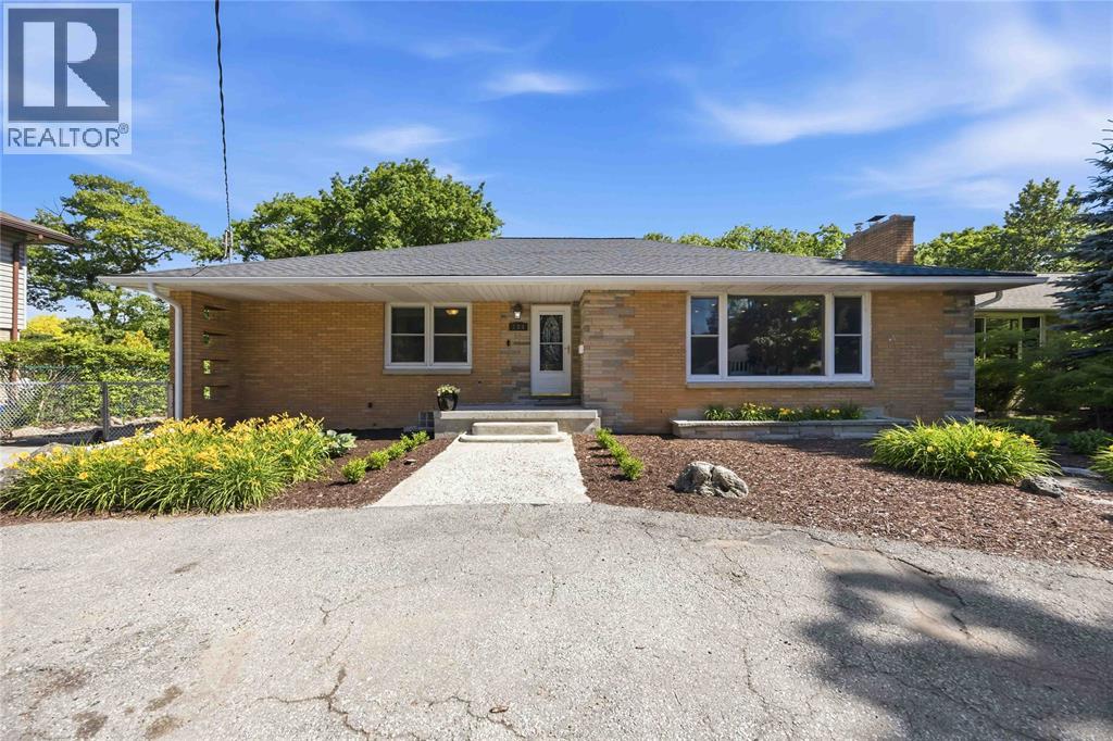 734 Cathcart BOULEVARD Property Photo 1