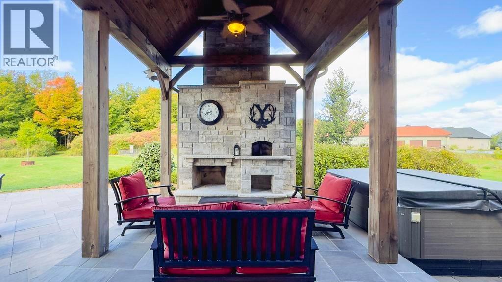 4640 Lakeshore Road Property Photo 19