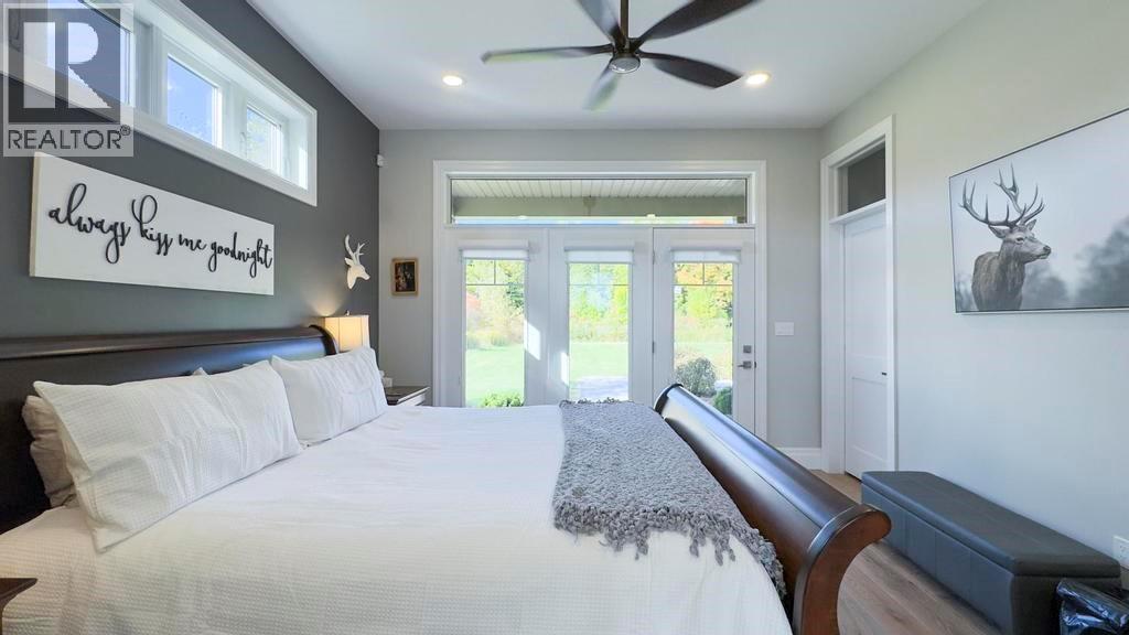 4640 Lakeshore Road Property Photo 25